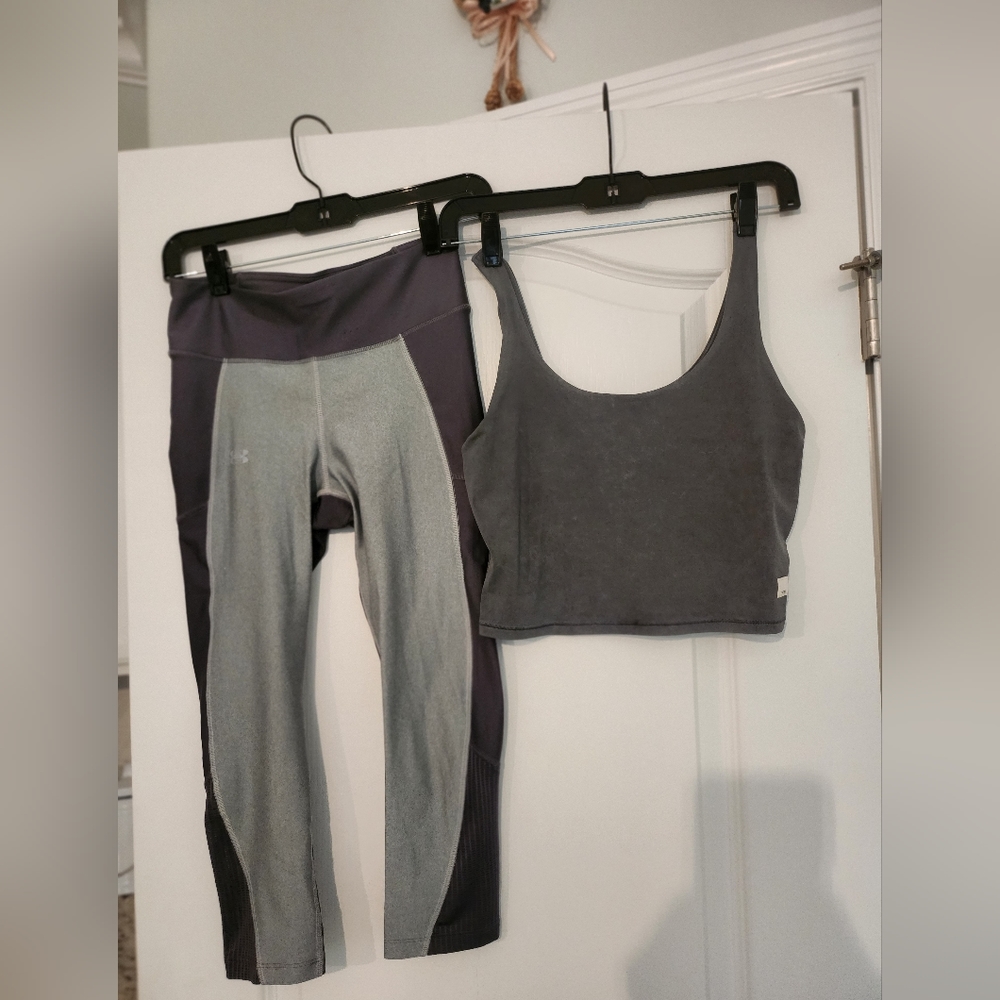 Under Armour crop Leggings with FREE Vuori Grey Crop Top both size small